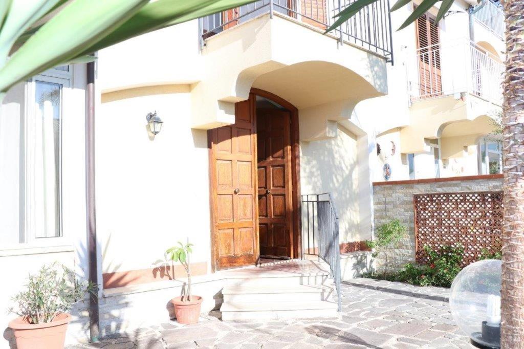 Villa Cavalluccio Marino Con Piscina Idromassaggio Carini Exterior photo